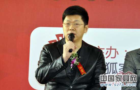 元洲裝飾集團(tuán)的執(zhí)行總裁 姚鑫 元洲裝飾集團(tuán)的執(zhí)行總裁 姚鑫