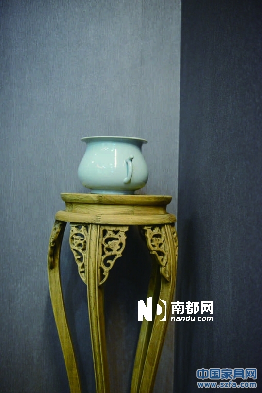 茶桌上的紋路就來自古木本身。
