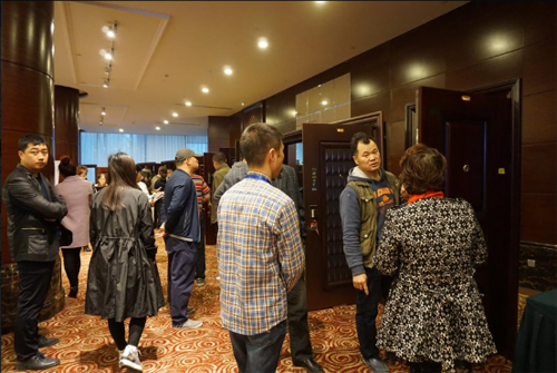 新品體驗區(qū)，讓每位嘉賓零距離體驗金大新品防盜門的過硬品質(zhì)